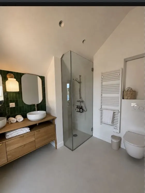 Salle de bains du dortoir enfants